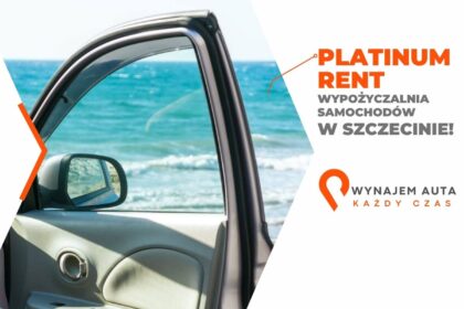 Wynajem krótkoterminowy Szczecin z widokiem na morze przez otwarte drzwi samochodu.